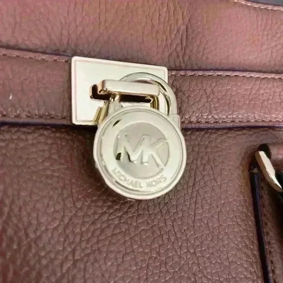 Michael Kors purse - Picture 4 of 8